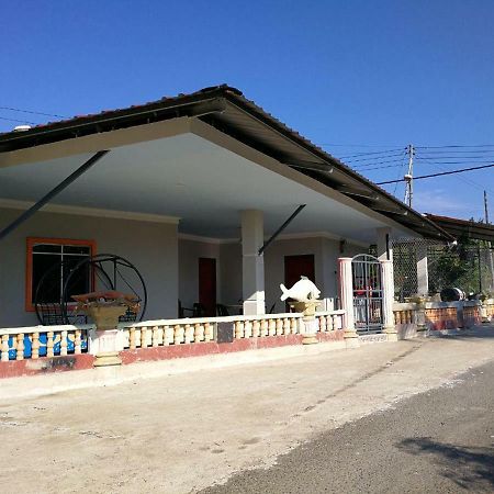 Homestay Koperasi Surau Alfalah Семпорна Экстерьер фото